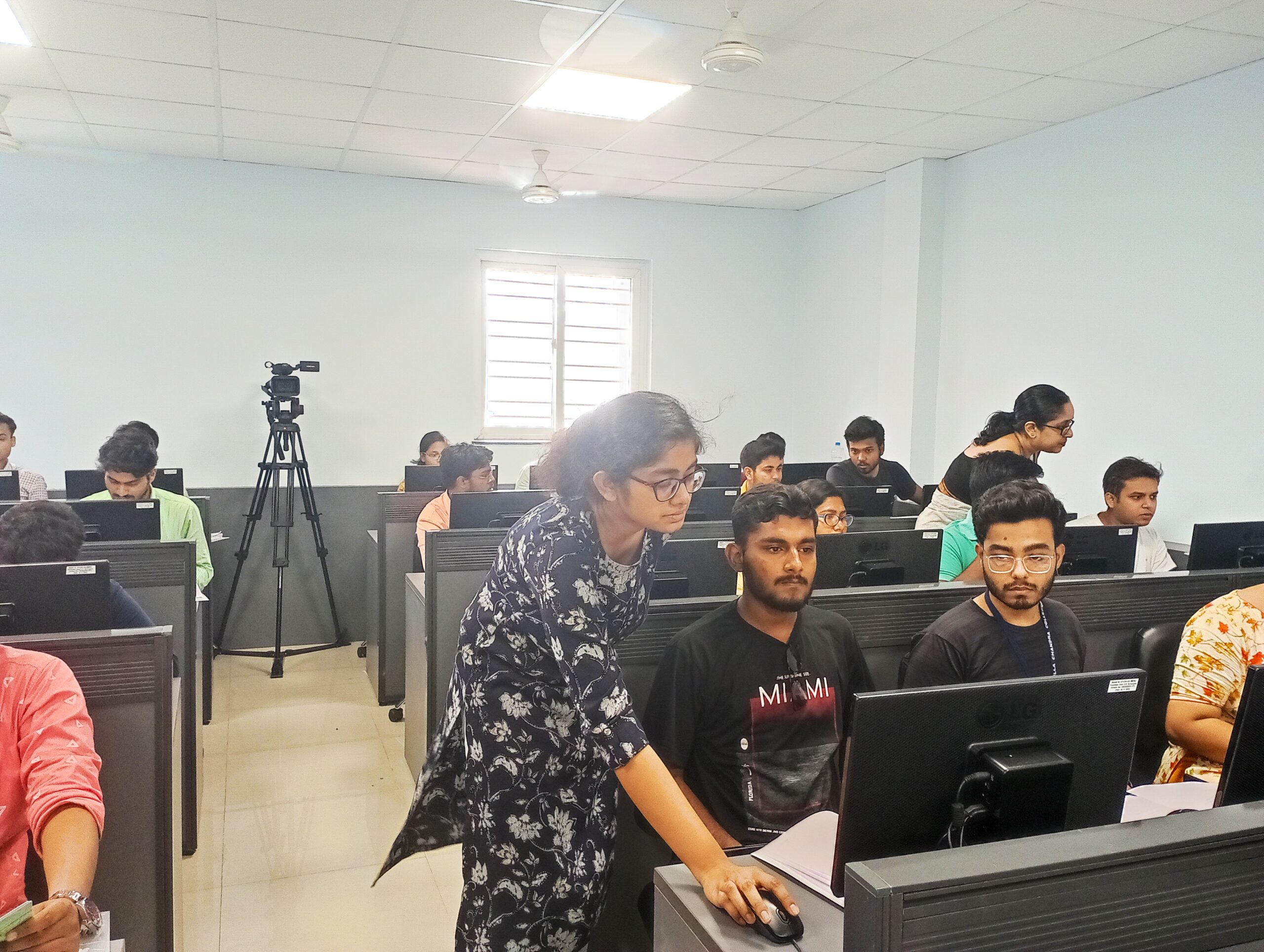 A 2-day hands–on workshop on VHDL-A paradigm language to simulate the ...