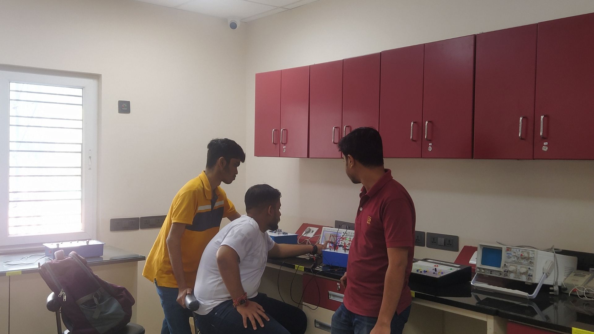 laboratory – Electronics (3)